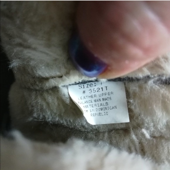 2 pairs MINNETONKA Moccasin fringe shearling Suede Booties - Picture 7 of 13